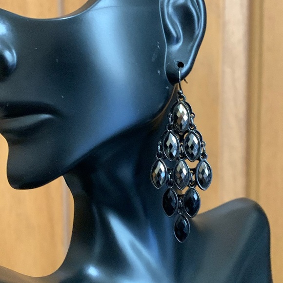 Black and gold diamond shape earrings - Picture 2 of 2